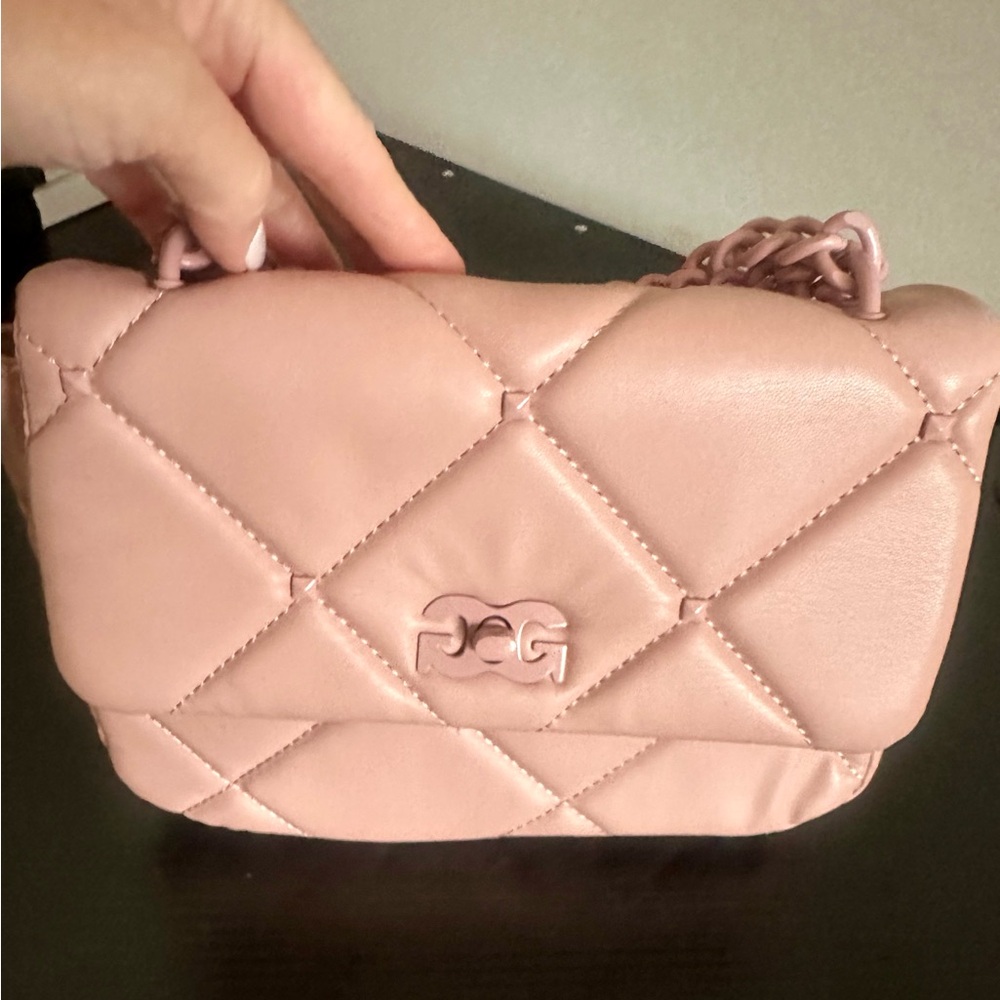 Cute fashion bag.